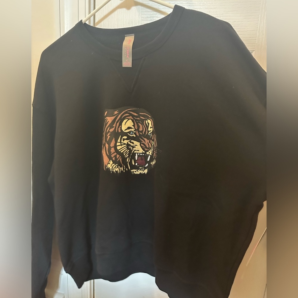 Betsey Johnson Tiger graphic sweatshirt *NWT*